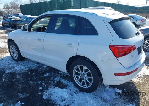 2010 Audi Q5 3.2 Premium from USA, damaged, VIN WA1CKAFP3AA032271